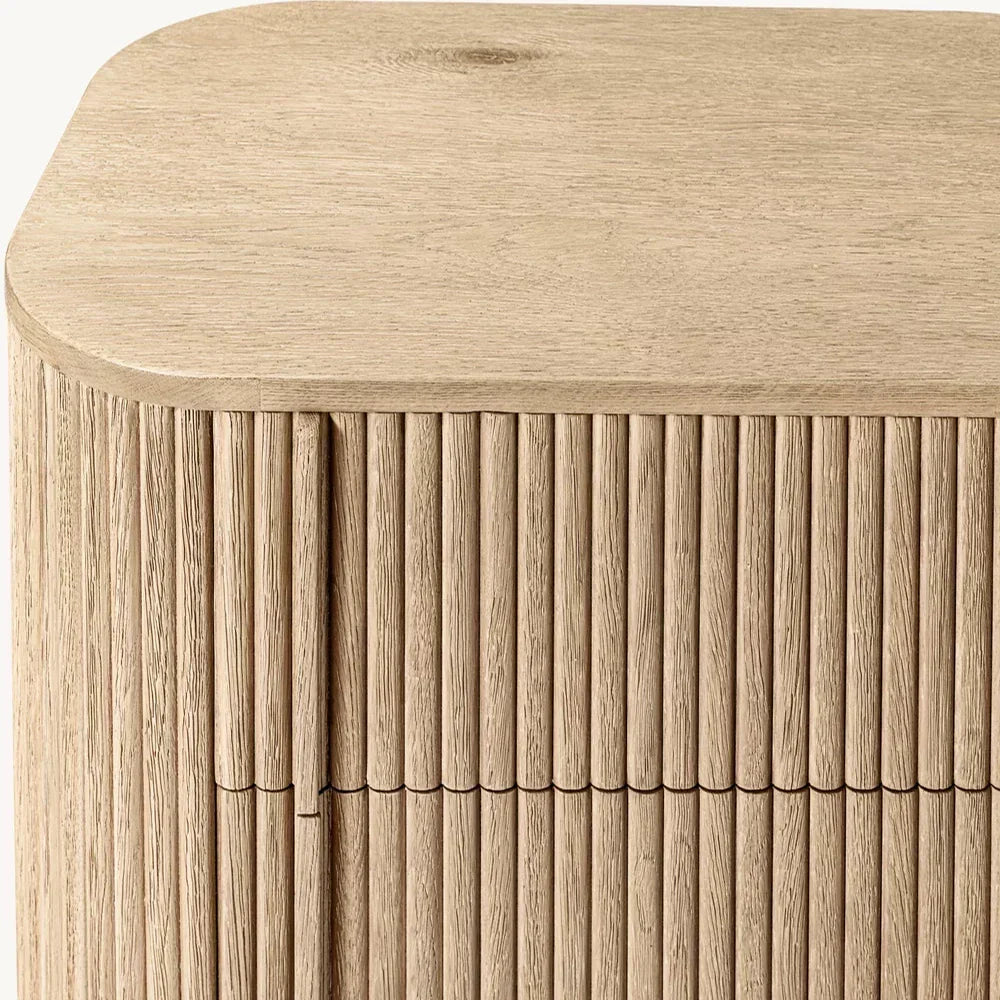 living-room-furniture-housegent-mulho-close-nightstand-setting-01