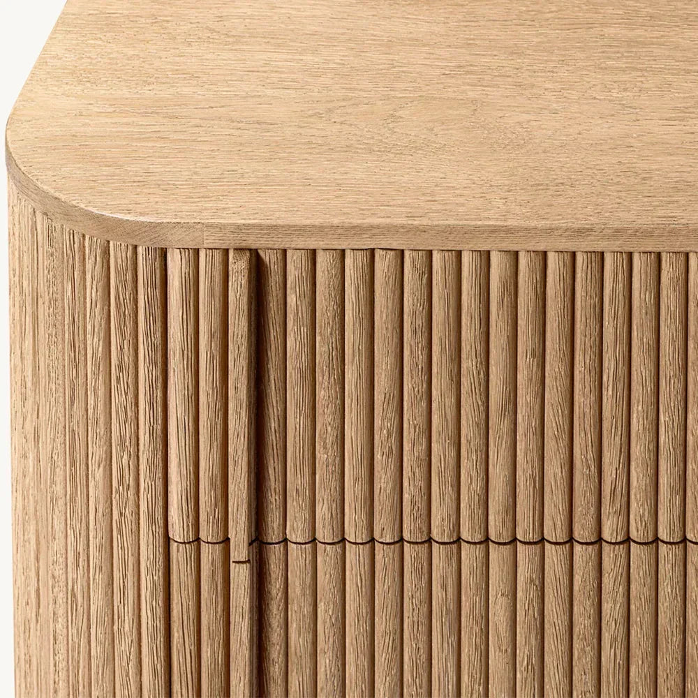 living-room-furniture-housegent-mulho-close-nightstand-setting-01