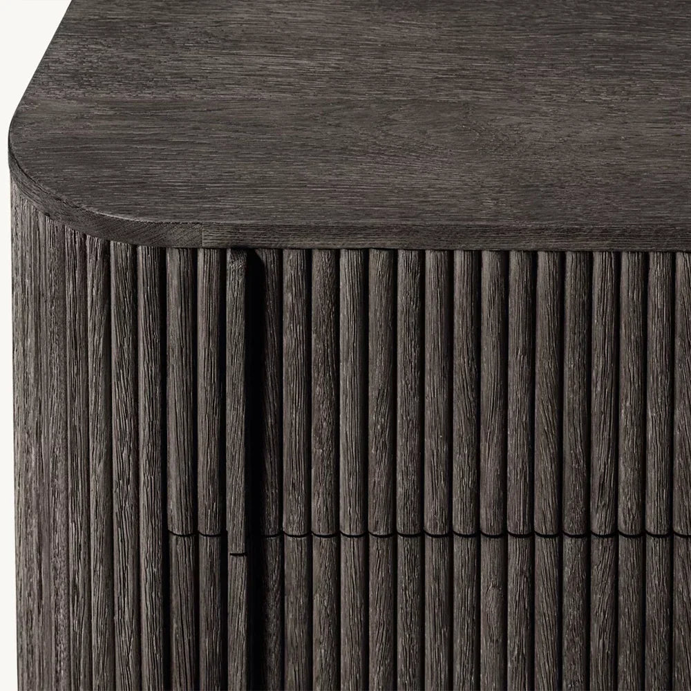 living-room-furniture-housegent-mulho-close-nightstand-setting-01